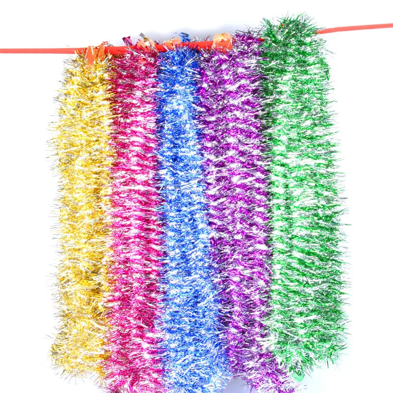 Костюм в полоску с рождественской тематикой: лента гирлянда Новогоднее