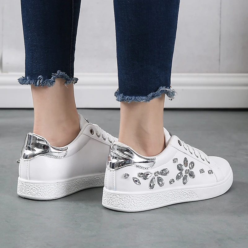 YWEEN Brand New Women Flat Shoes Women Pearl Espadrille Soft Leather Rhinestone Sneaker Shoes Female Round toe loafers