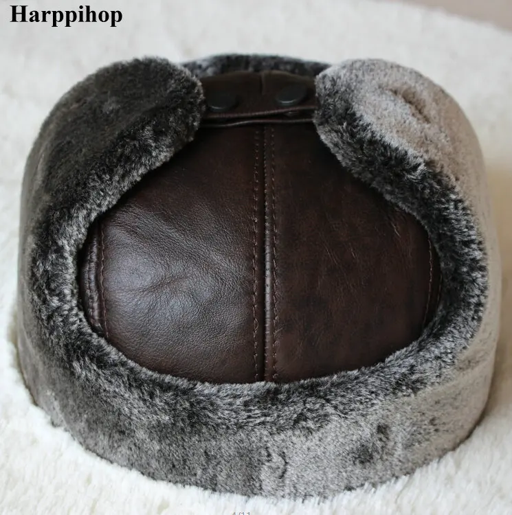 Мужская шапка из натуральной кожи однотонная Регулируемая теплая с меховыми