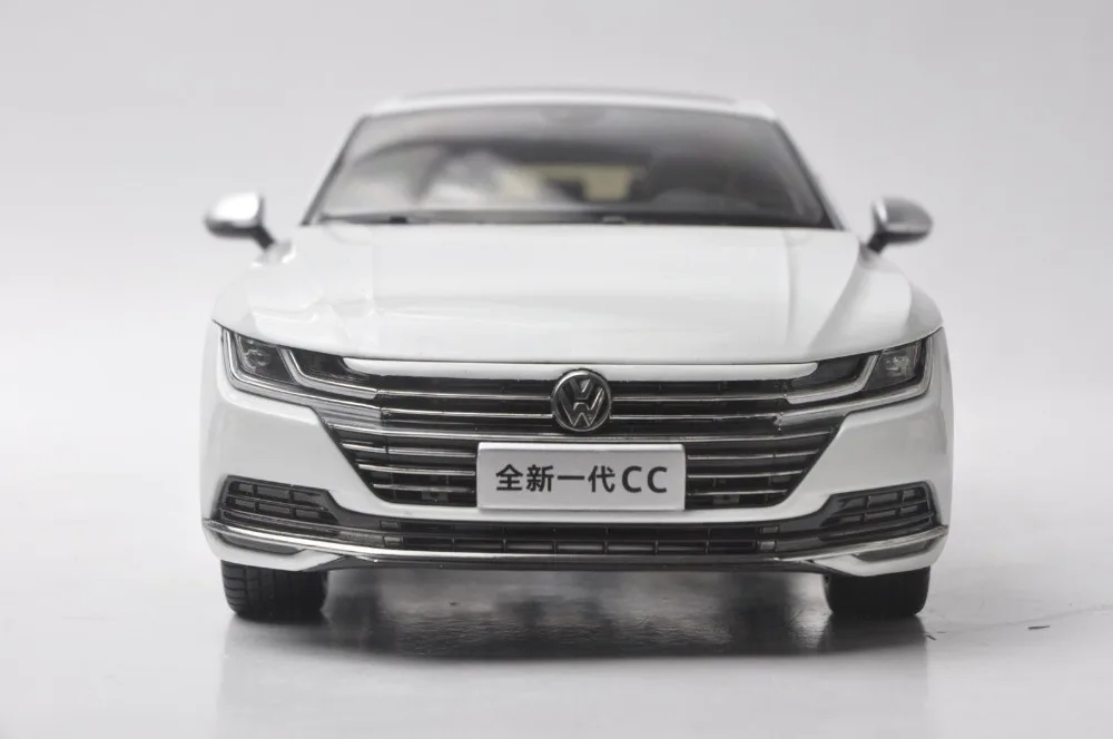 1:18 литая под давлением модель для Volkswagen VW New CC Arteon игрушечный автомобиль из белого сплава миниатюрная Коллекция подарков Passat Magotan