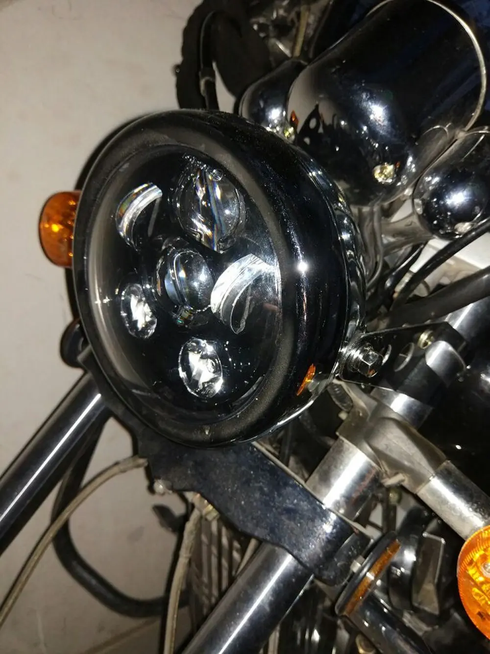 Черная светодиодная фара 5 75 дюйма с черным кронштейном для мотоцикла Honda Shadow Suzuki