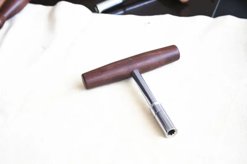 

The piano tuning tool The piano parts T wrench Red with wooden handle