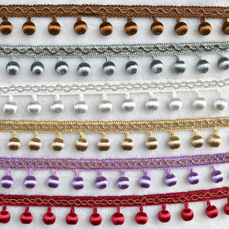 Кружевная бахрома с кисточками