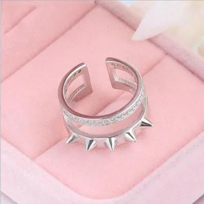 

Ladies' special body ring women's body armor hidden weapon anti-wolf weapon mechanism fight willow tiger finger ring sterling