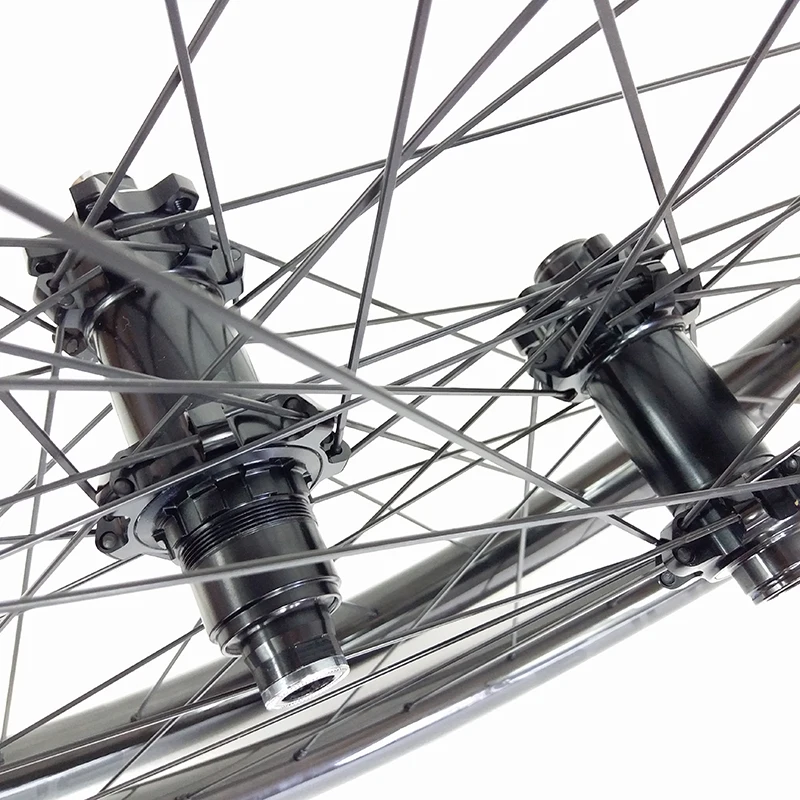 Комплект бескамерных колес с асимметричным клинчерным покрытием 650B MTB DH