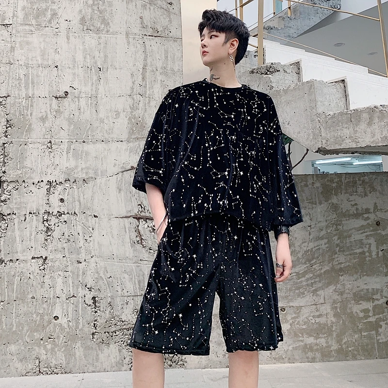 Костюм спортивный мужской из 2 предметов велюровая рубашка и шорты блестящий