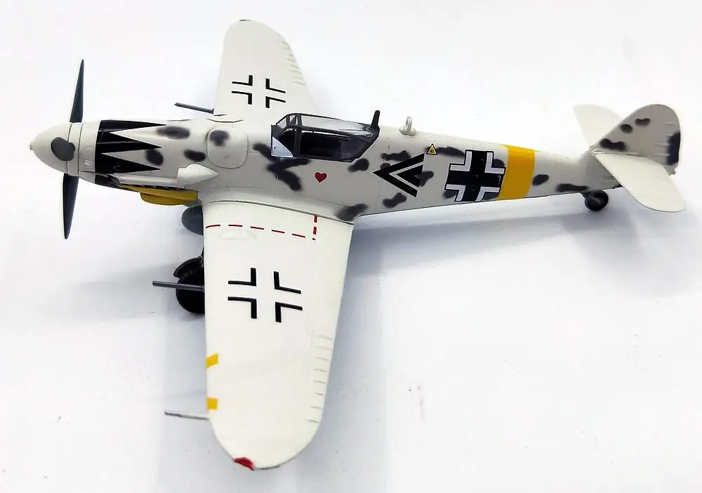 Немецкая BF109G-6 Второй мировой войны I. JG53 1945 Венгрия 1/72 самолет легкая модель |