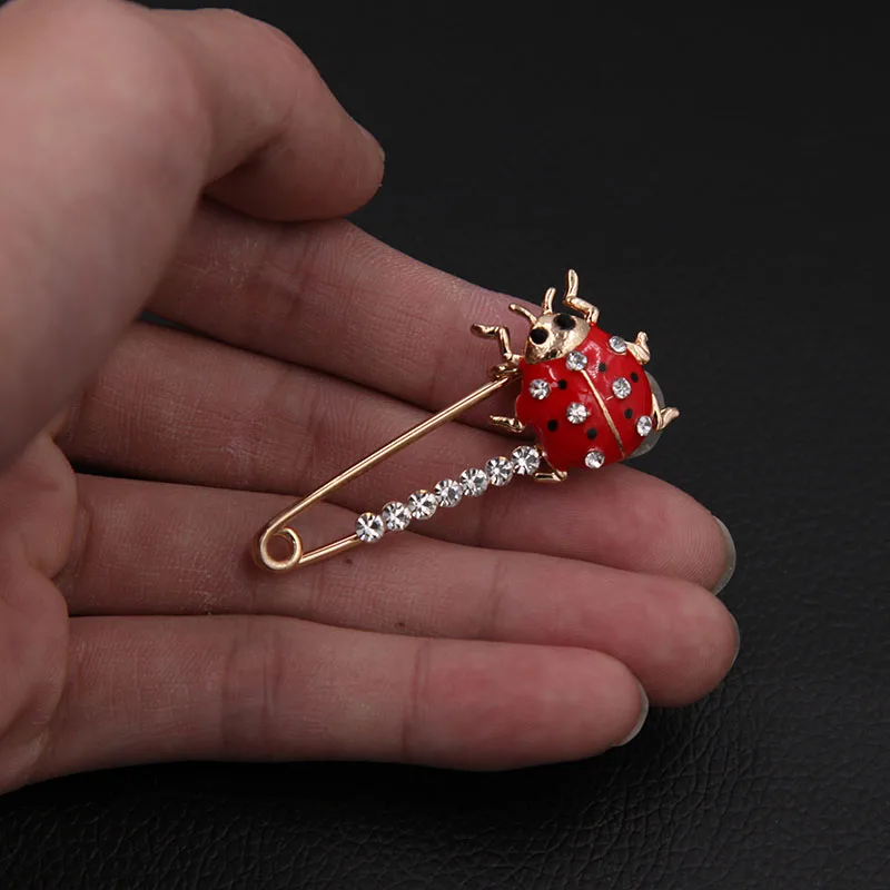 Очаровательная Красная эмалированная брошь божья коровка металлическая в форме