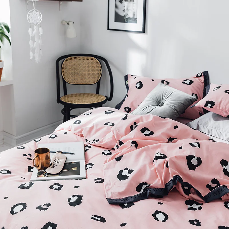 Благородный комплект постельного белья с розовым леопардовым принтом роскошный