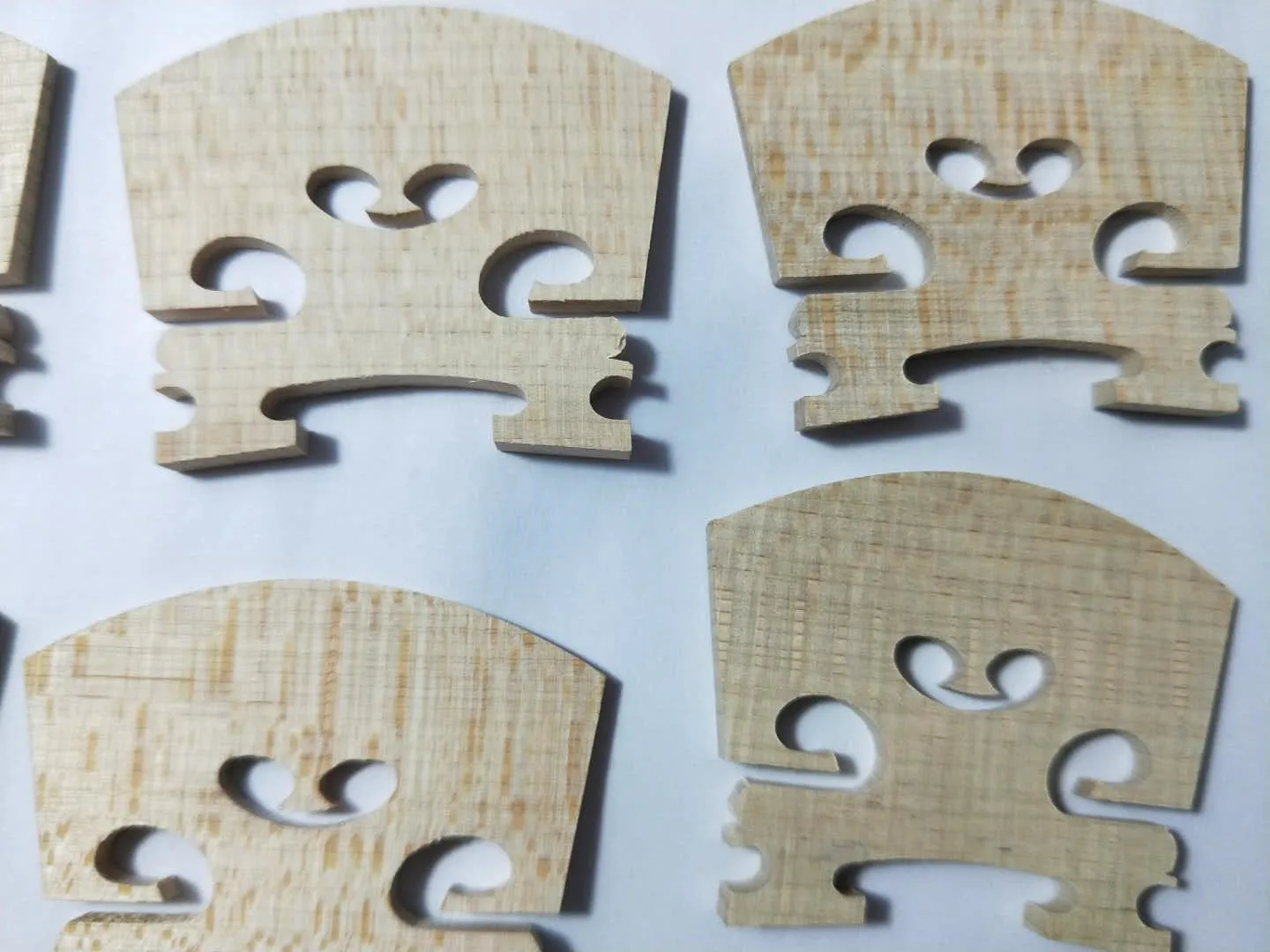 

10 PCs Middle Grade Violin Bridge 4/4 European wood B Grade