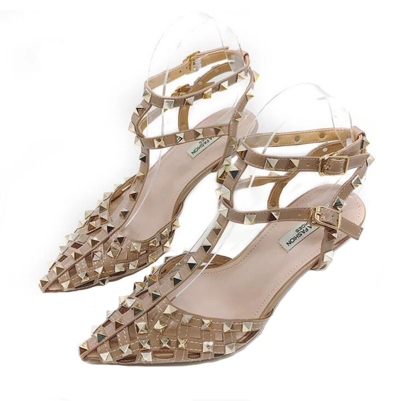 2018 новые модные сандалии женские с заклепками на шпильках острым пикантные Обувь