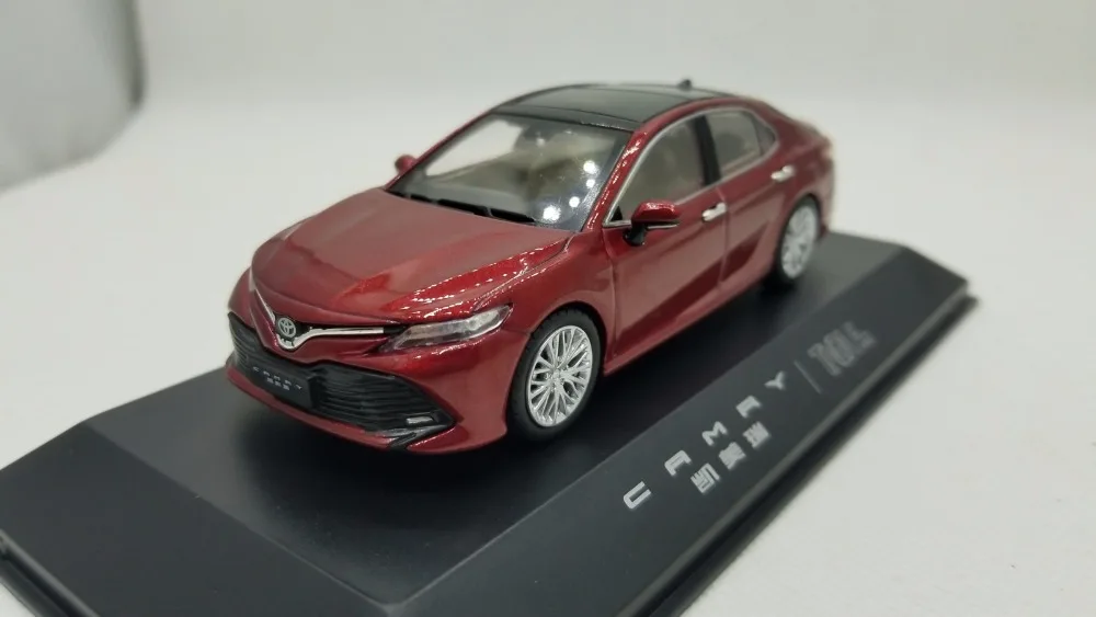1:43 литая модель для Toyota Camry 2018 красный седан 8 го поколения игрушка из сплава