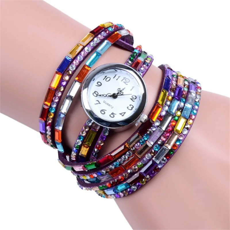 Часы наручные женские с цветным ремешком модные повседневные заклепками для