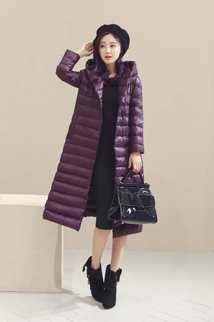 Женская тонкая Длинная невесомая куртка на утином пуху Ультралегкая приталенная