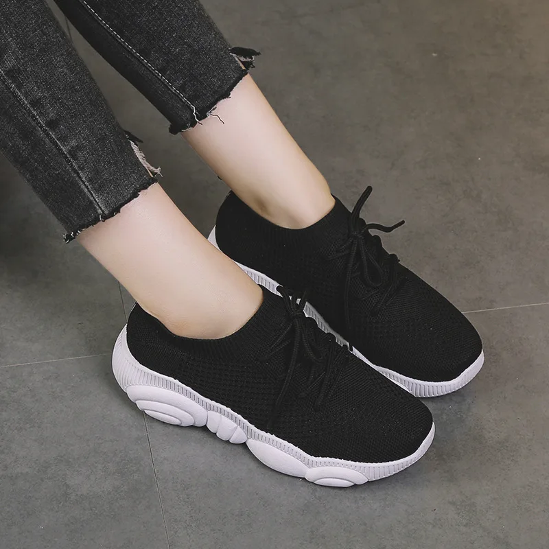 Модные кроссовки для женщин Кроссовки на платформе Белые танкетке Повседневная