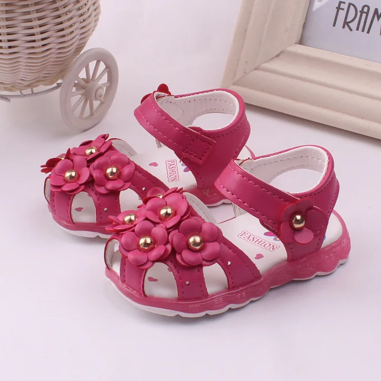 Детские сандалии для девочек летняя Стильная красивая обувь принцессы с цветами