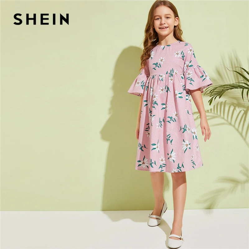 SHEIN для малышей с цветочным принтом и в полоску с оборками праздничное симпатичное летнее платье для девочек Лето Половина рукава с высокой талией в стиле бохо пляжные платья-туники