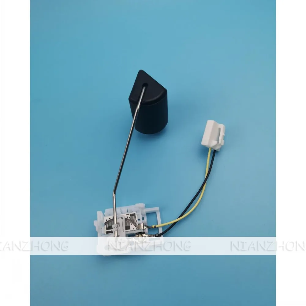 Датчик уровня топлива 83320-52070 подходит для Toyota 01-05 Yaris \ Vios& 99-04 Vitz 1,0-1,5 л