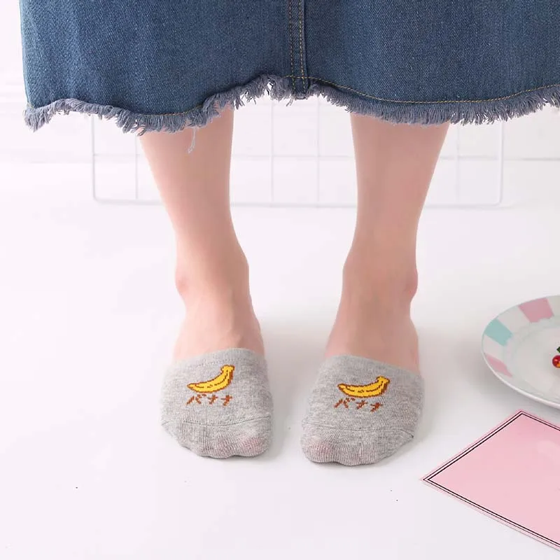 Grey Socks Невидимые милые носки фруктовые носки со смешным рисунком для женщин арбуз яблоко банан хлопок свободный размер Sokken нескользящие половина захвата пятки Sox - Цвет: Grey Socks