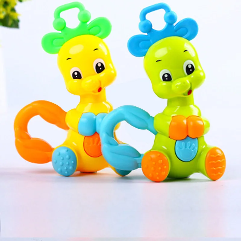 Милый случайный красочный пластиковый олень Jingle рука встряхнуть детские игрушки-погремушки головоломка звук встряхивания детские игрушки с колокольчиком Музыкальная развивающая игрушка