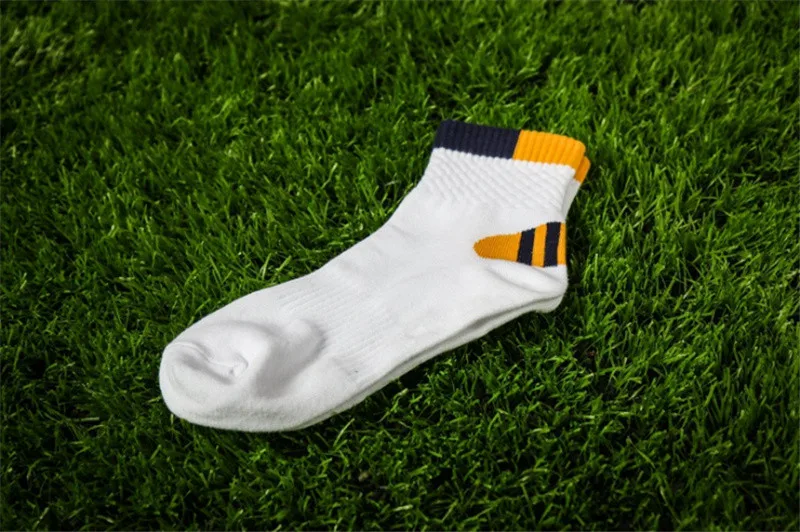 White yellow Moda Socmark новые мужские велосипедные носки мужские уличные спортивные износостойкие велосипедные носки для дорожного движения беговые баскетбольные - Цвет: White yellow