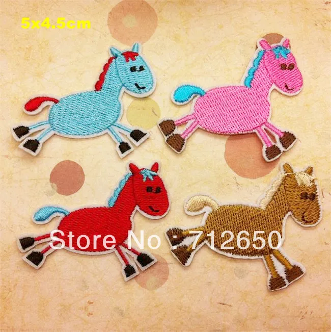 Бесплатная доставка микс 12 шт./лот вышитая нашивка little horse термоклейкая