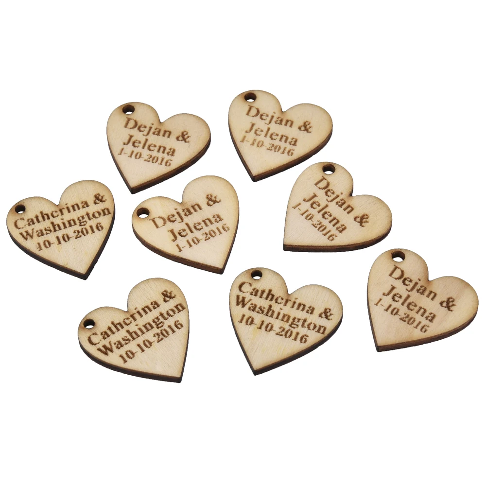 قطع مركزية خشبية محفورة على شكل قلب ، 100 قطعة ، زينة طاولة الزفاف ، بطاقات حلوى مخصصة
