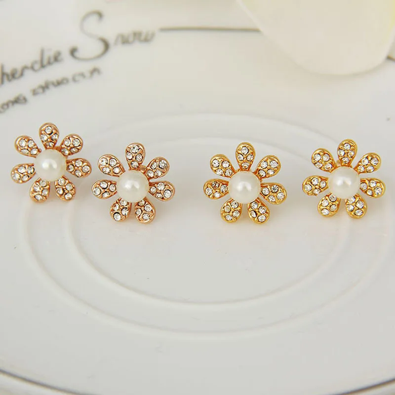 Lefeng Золотой цветок Форма Имитация Перл Кристалл серьги стержня для женщин