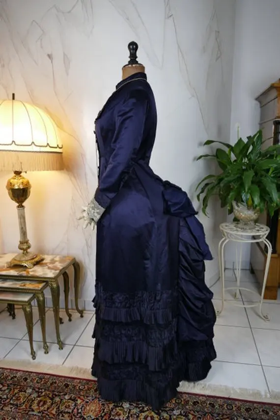

High Quality 1879 Princess Stil Elegant Bustle Dress Antique Dress Renaissance Middeleeuwse Victoriaanse Theatre Gown Plus