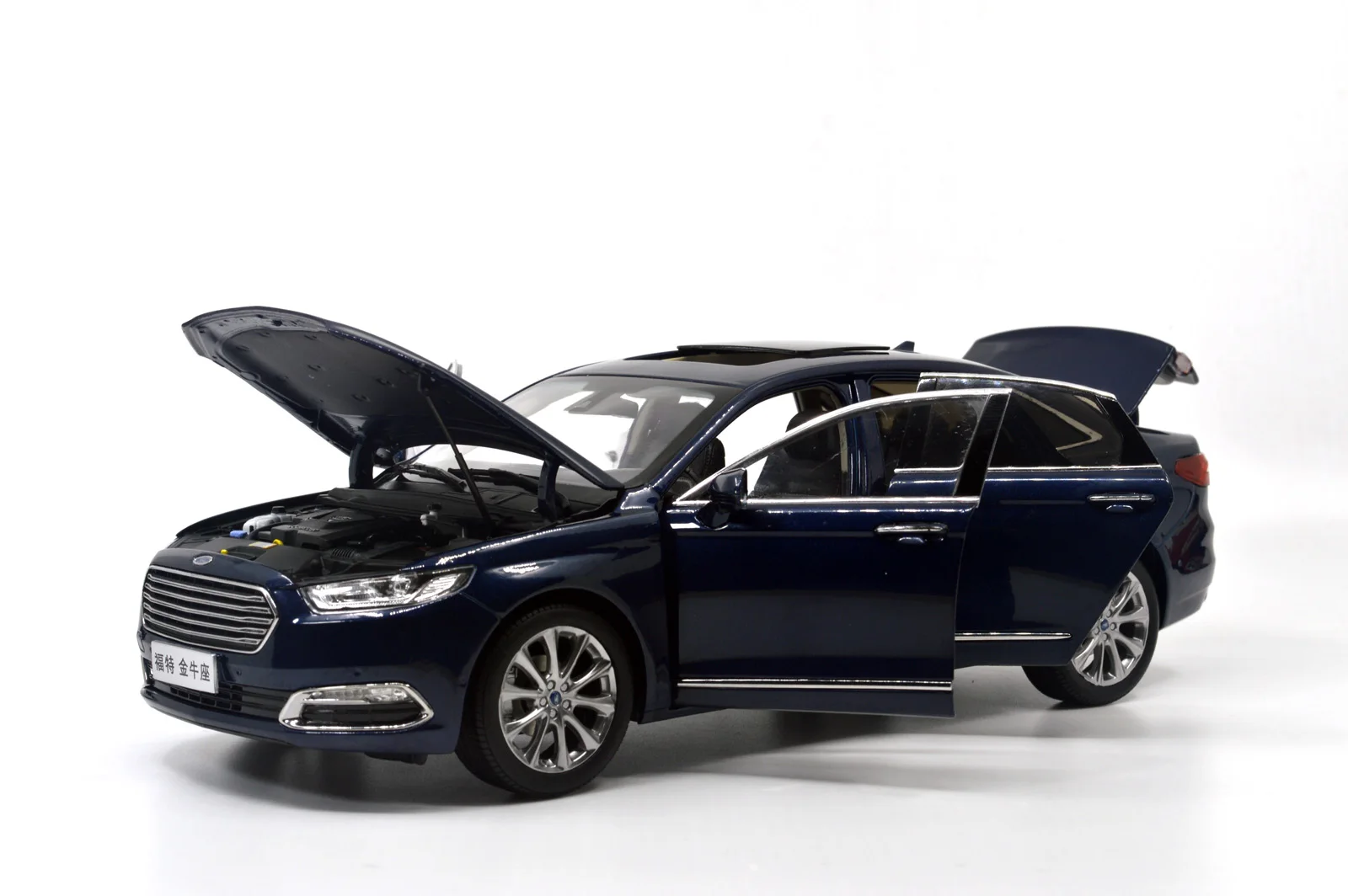 1/18 1:18 1 18 весы Ford aurus 2015 синие статические симуляции литые под давлением модели
