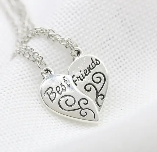 Женская подвеска с надписью 2 части | Украшения и аксессуары