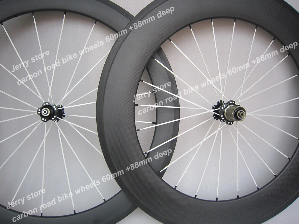 Углеродные передние 60 мм задние 88 колеса матовая отделка белые спицевые