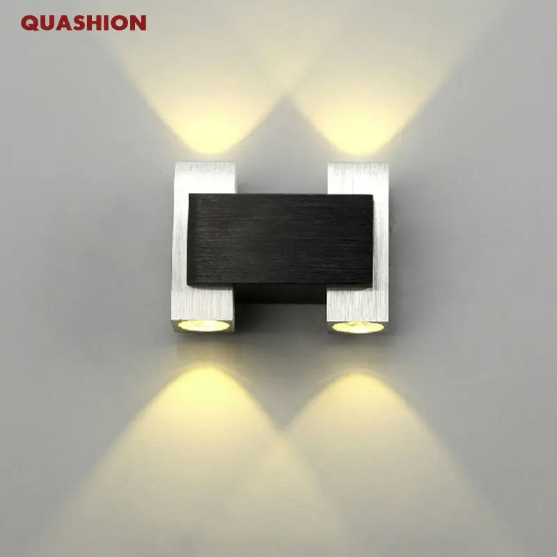 Современный светодиодный настенный светильник с 2 головками алюминиевый