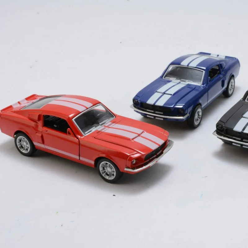 Модель автомобиля из сплава 1:32 модель Ford Mustang 2 открывающихся двери литая