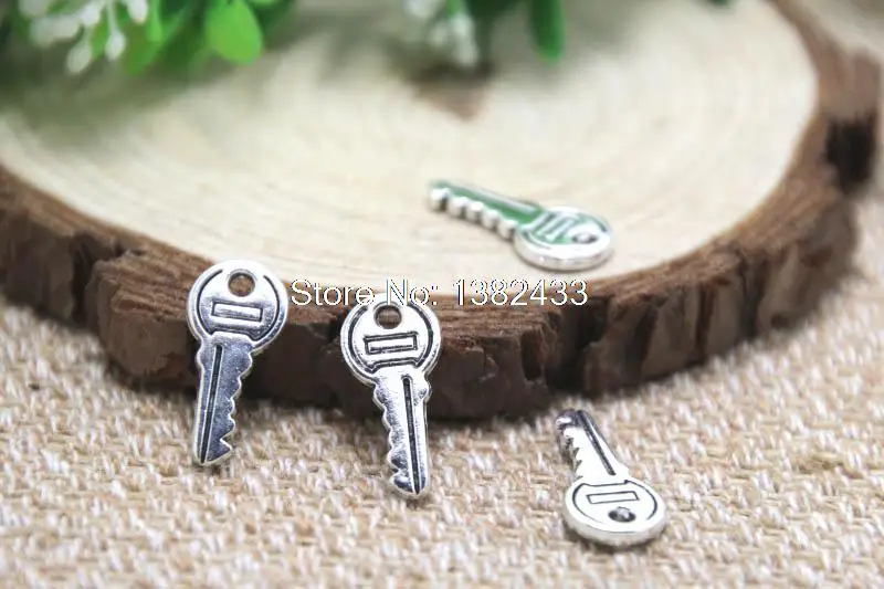 

30pcs mini key амулеты серебристого оттенка 19X9mm