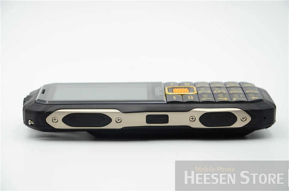YEPEN Y698 фонарик беспроводной FM радио 2800 мАч длительное время ожидания две sim-карты mp3 mp4 внешний аккумулятор аналоговый ТВ прочный мобильный телефон P072