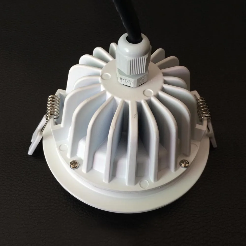 Встраиваемый потолочный светодиодный точечный светильник IP65 12 Вт 220 В