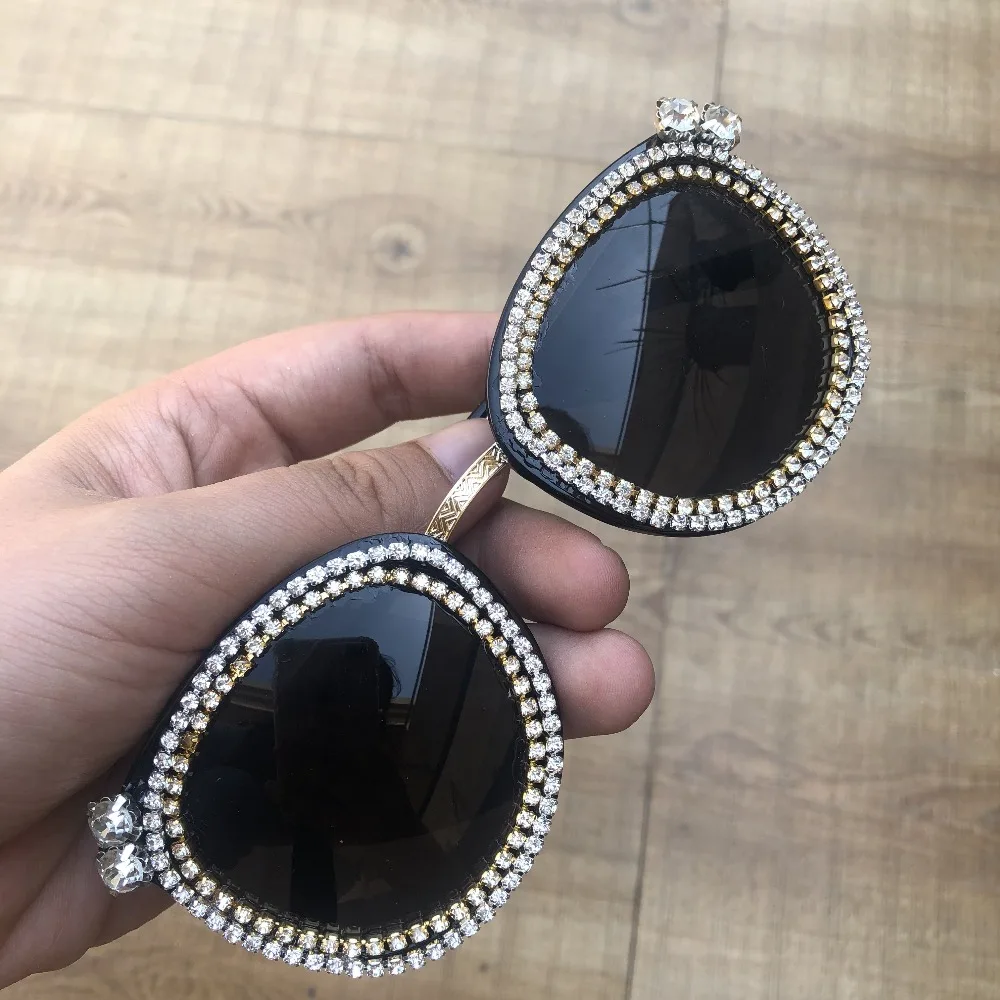 Женские круглые солнцезащитные очки кошачий глаз с металлическими бриллиантами