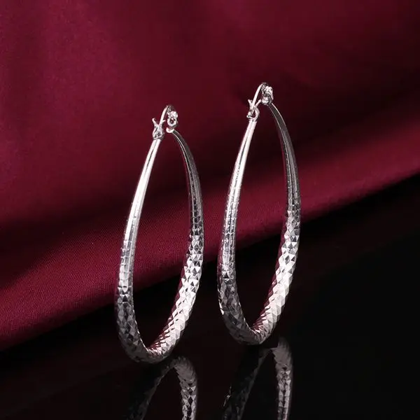 

Silver plated fashion jewelry , Oval section prismatic /dswamkda emgandna LKNSPCE293