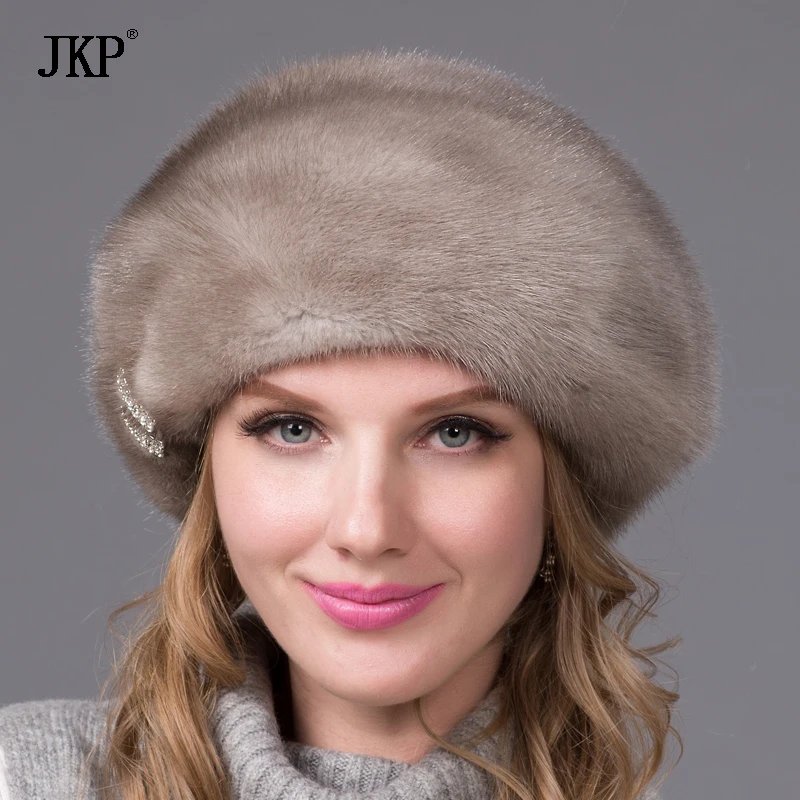 Меховые шапки в москве