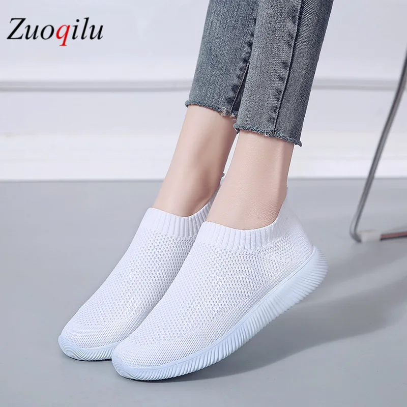 Женские кроссовки без шнуровки Белые Повседневные туфли на плоской подошве