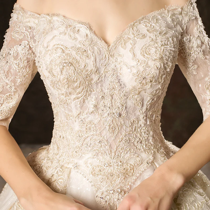 Великолепное свадебное платье 2020 кружевное с золотой аппликацией великолепное