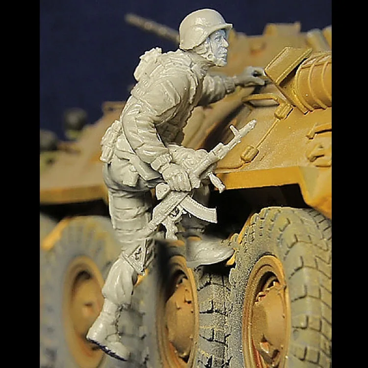 1/35 шкала Неокрашенная фигурка из смолы Современный русский полицейский FSB spetsnaz