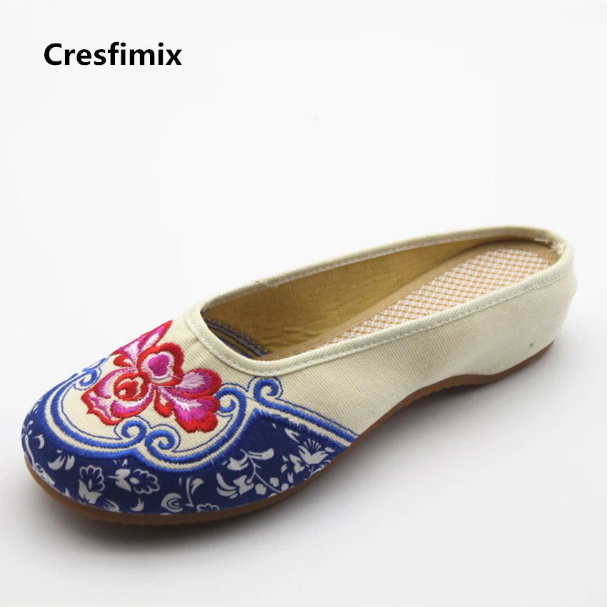 

Cresfimix/женские милые бежевые тапочки для танцев в стиле ретро; женские повседневные сандалии для дома и улицы; женские летние шлепанцы на рез...