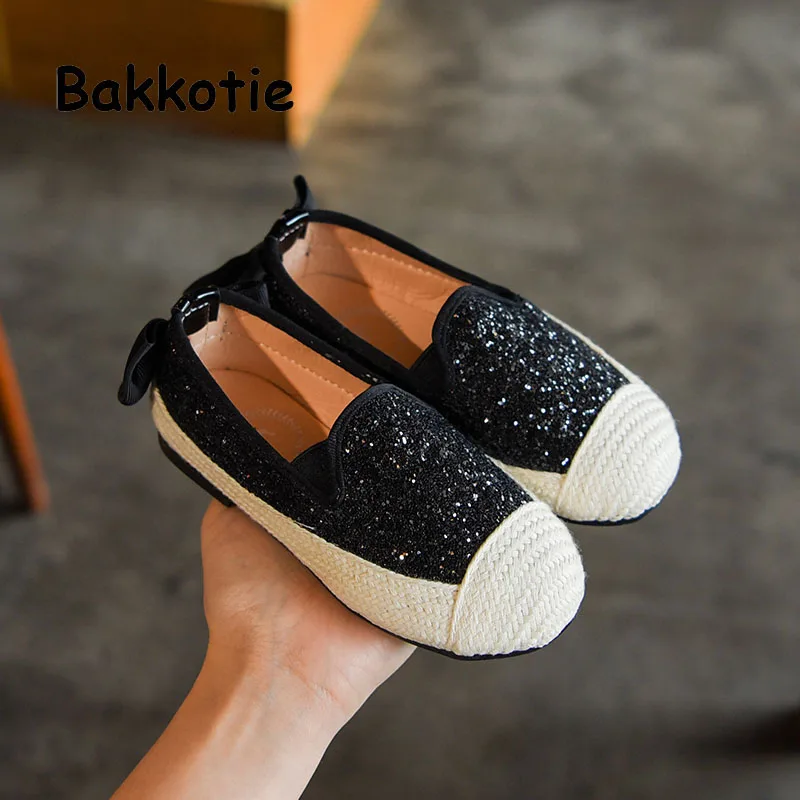 Bakkotie/весенние модные эспадрильи с блестками для маленьких девочек; Лоферы принцессы с мягкой подошвой золотистого цвета; черные дышащие удобные туфли на плоской подошве
