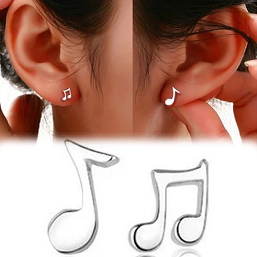 Женские асимметричные серьги гвоздики с серебряным покрытием и музыкальными