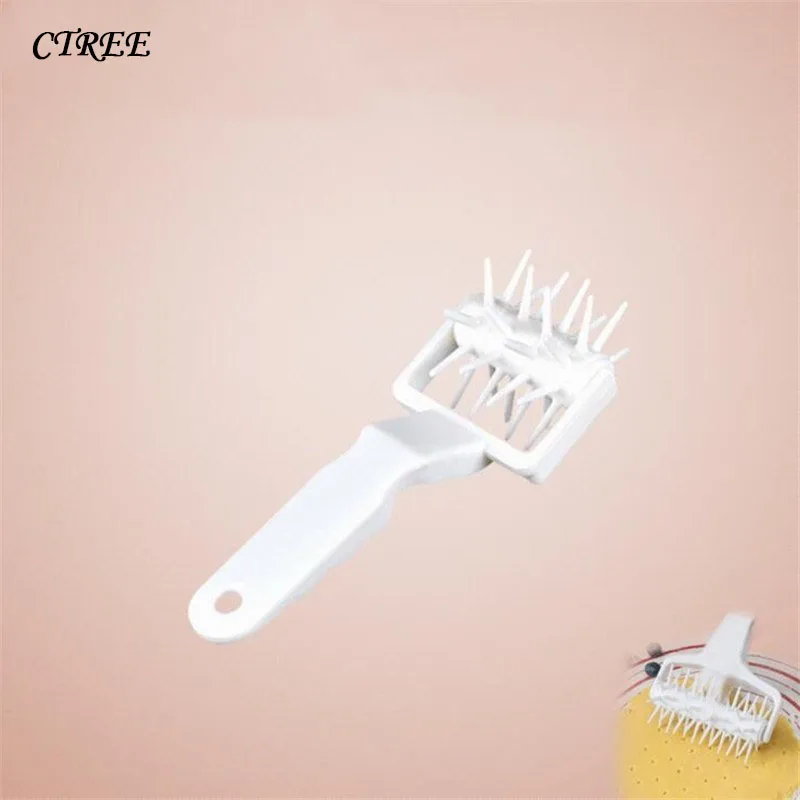 

CTREE New Cookie Stamps Needle Wheel Knife Biscuit Pizza Delivery Universal Pull Knife Plastic Roller Knife Cooking Tools C153