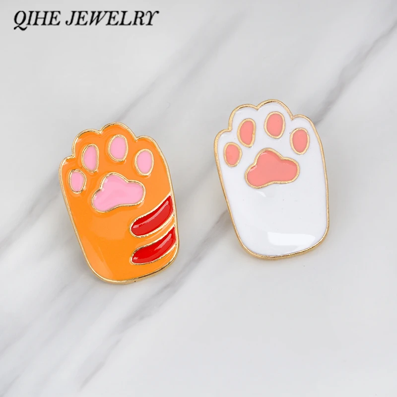 

QIHE JEWELRY Brooches&pins Pet paw foot print enamel pin Cat dog paw jewelry Animal lover button icon decorating badge backpack