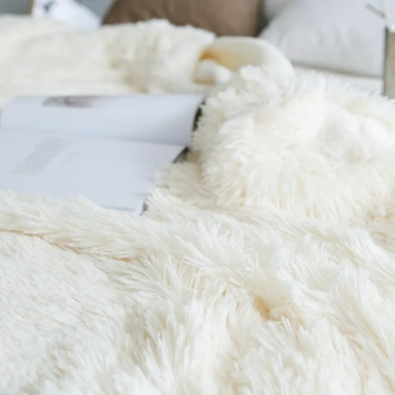 Двустороннее одеяло из искусственного меха мягкое и теплое ворсовое овчины для
