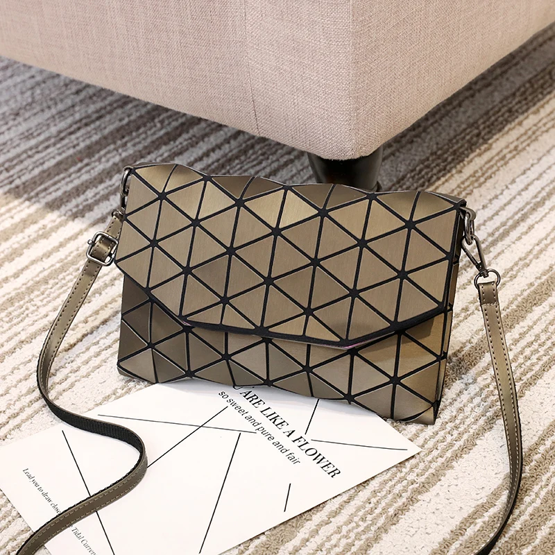 

2020New Rhombic Technology Fabric Clutch Bag Female Bag Women Laser Handbag Ultra Light Geometric Girl Shoulder Bag Lovely